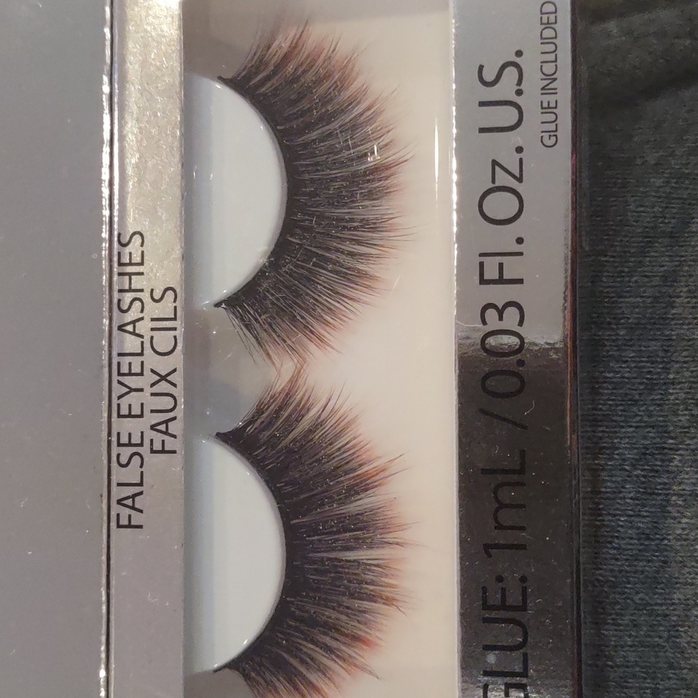false eyelash - Picture 3 of 3